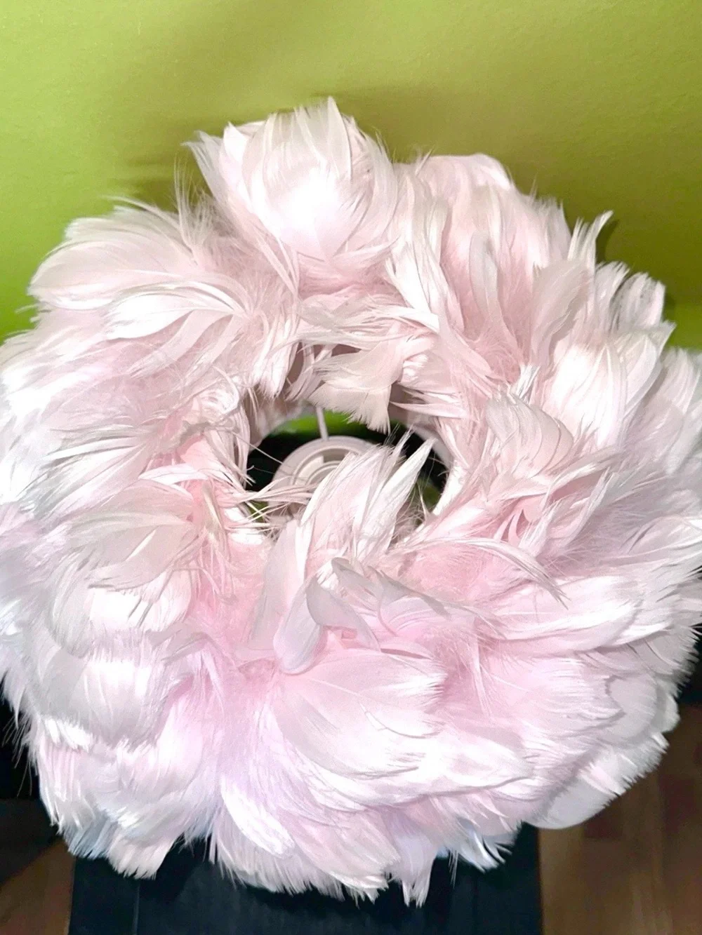 NEW NOVOGRATZ HOME Pink Flamingo Feather Table Lamp 17-inch feather shade. RARE